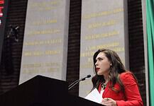 Georgina Zapata Lucero propone continuidad al servicio del IMSS durante los trámites de pensión por viudez.