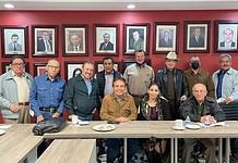Reúne delegado del CEN del PRI a ex dirigentes estatales